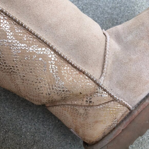 UGG Australia Classic Short Metallic Snake Boots 7 W Sand Leather 1101473 Shoes - Picture 6 of 9